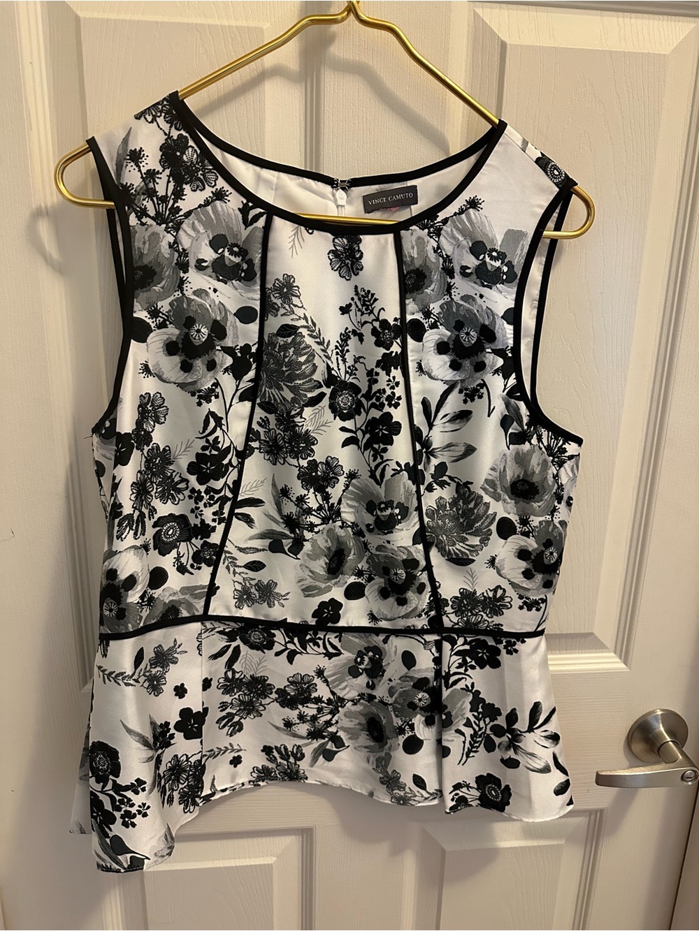Vince Camuto Black & White Floral Peplum Tank